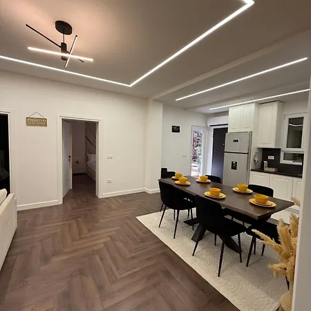 Apartment Red